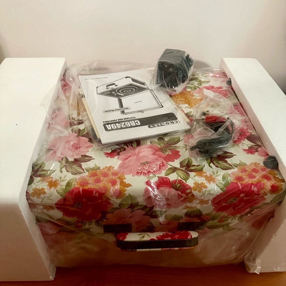 Crosley CR6249A floral print portable record player
